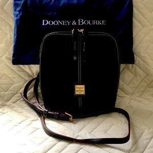 Dooney and Bourke Trixie black leather two way zip crossbody bag